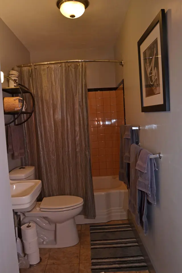 Pearl Beach Lakehouse: Second Floor Bathroom