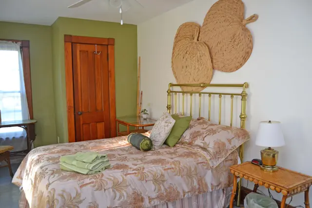 Pearl Beach Lakehouse: Second Floor Bedroom 3