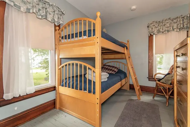 Pearl Beach Lakehouse: Second Floor Bunk Bedroom